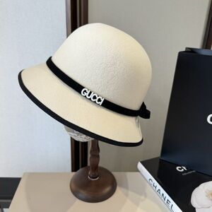 Luxury Gucci Bucket Hat - Off-White, Black Details